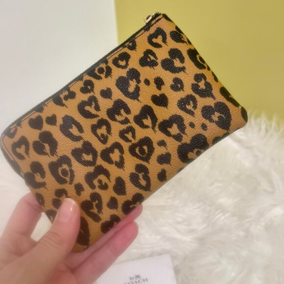 Coach Wild Heart Cheetah Print Corner Zip Wristlet Tech Accessory Holder F23620 - Picture 3 of 12